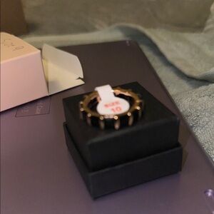 Elegant Gold Women's Ring